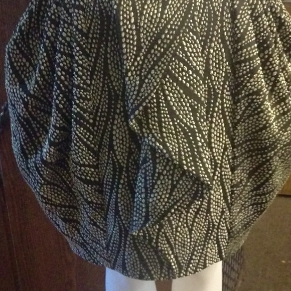 H&M Skirt - Picture 2 of 5